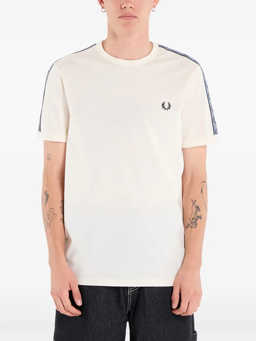 Футболка в стиле рингер с контрастной лентой Fred Perry, нейтральный
Футболка в стиле рингер с контрастной лентой Fred Perry, нейтральный