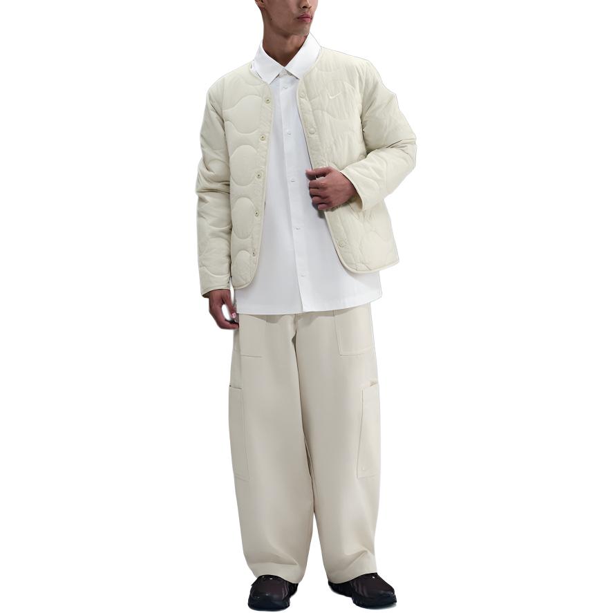 Nike Пуховик мужской белый
Nike Пуховик мужской белый