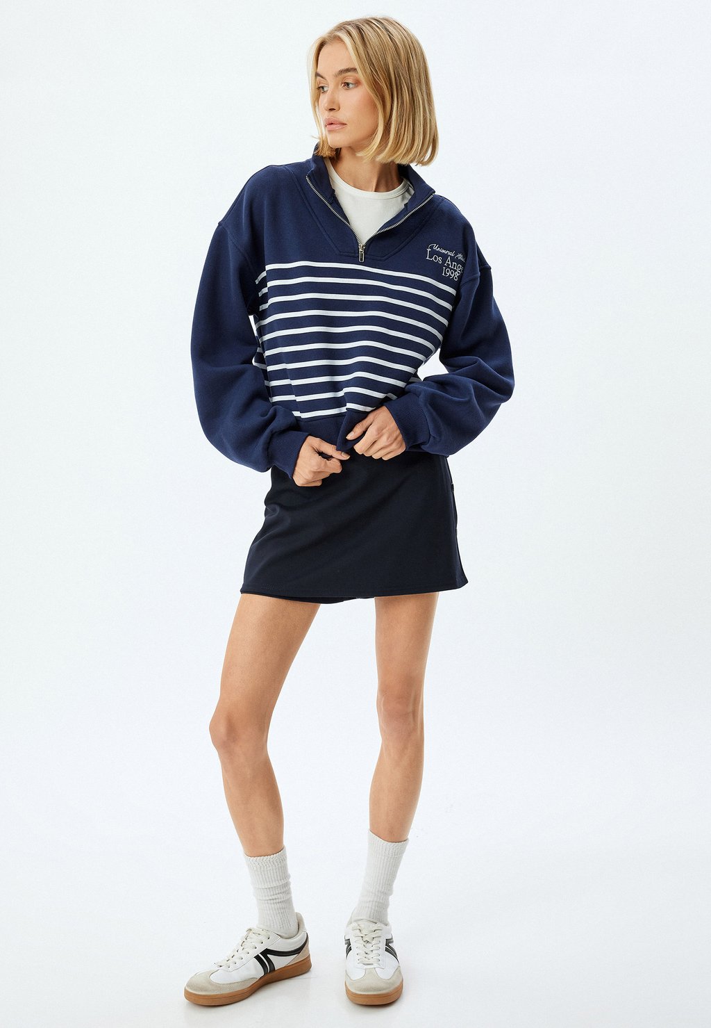 Юбка с запахом ENVELOP MINI Koton, темно-синий
Юбка с запахом ENVELOP MINI Koton, темно-синий