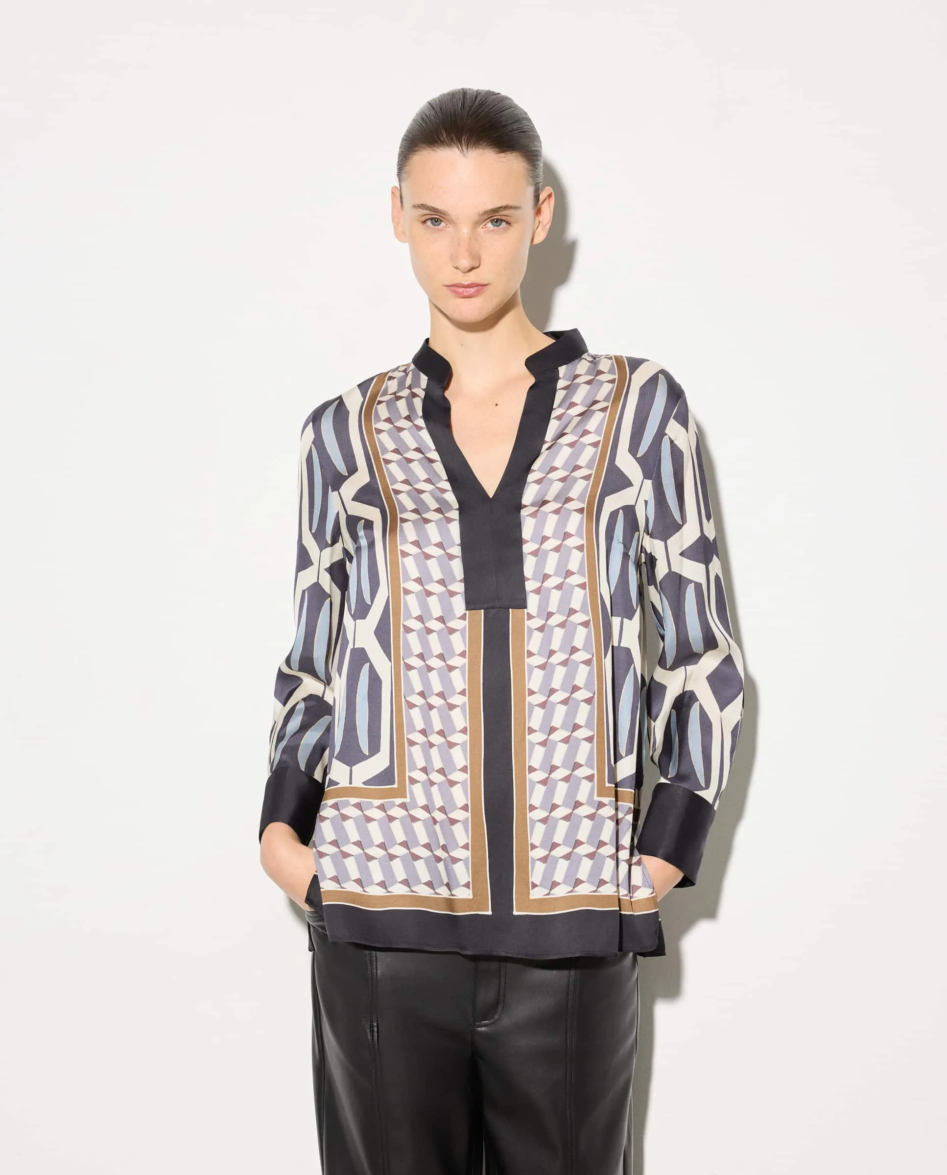 Женская блуза с геометрическим принтом Woman El Corte Inglés, черный
Женская блуза с геометрическим принтом Woman El Corte Inglés, черный