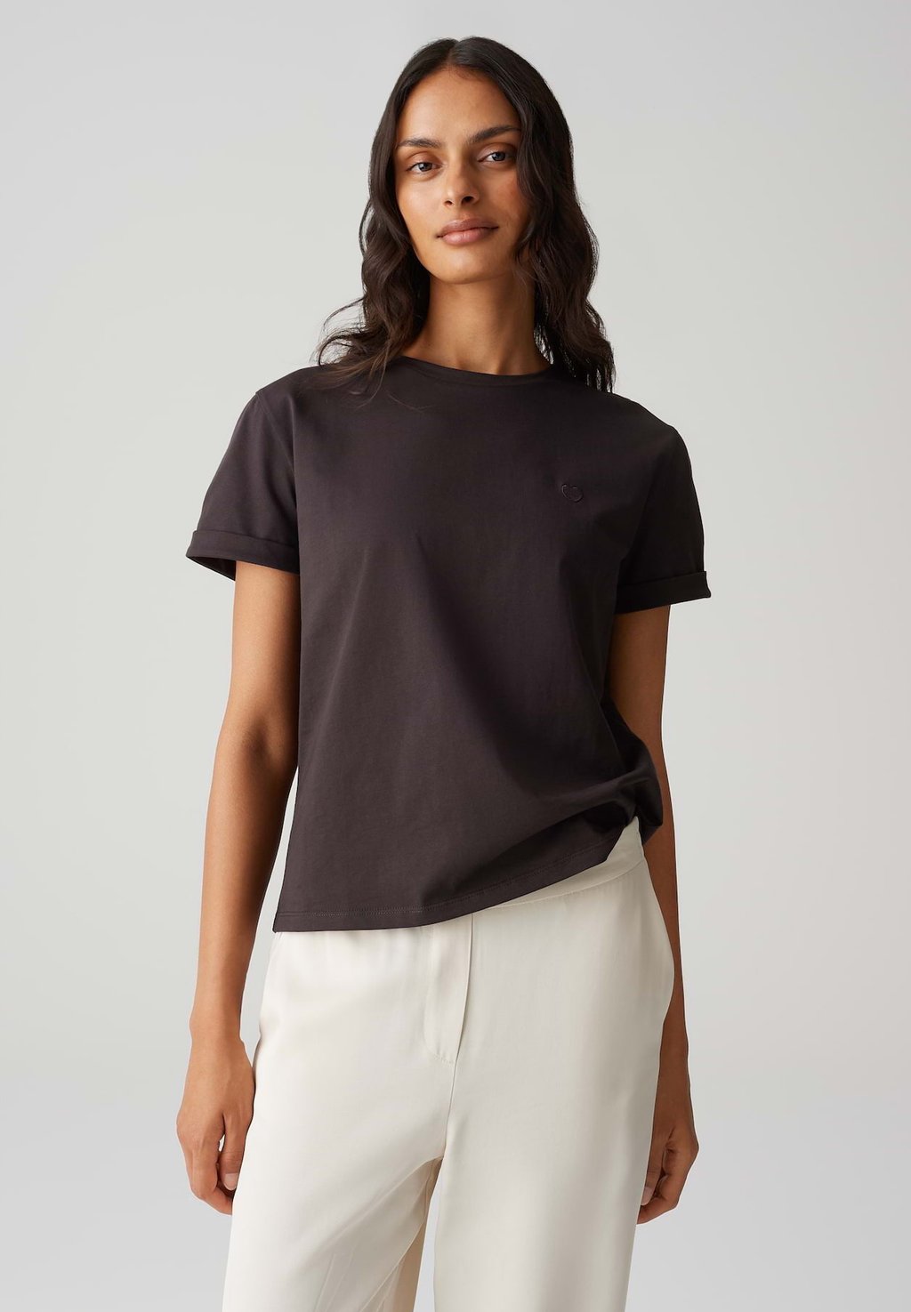 Базовая футболка OPUS, коричневый
Базовая футболка OPUS, коричневый