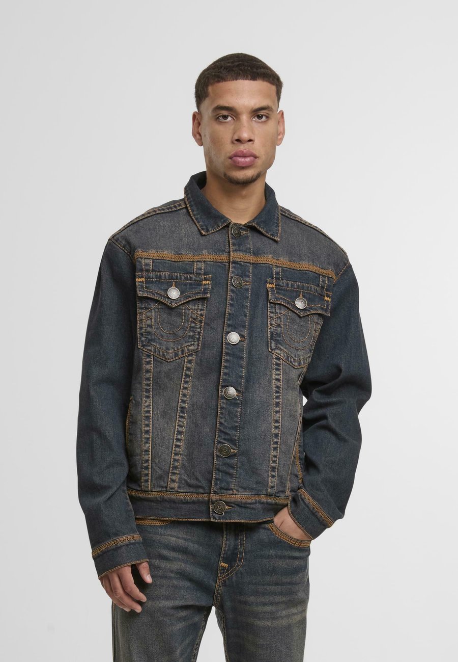 Куртка True Religion SUPER FLATLOCK TRUCKER, Grey Denim/Blue-Grey
Куртка True Religion SUPER FLATLOCK TRUCKER, Grey Denim/Blue-Grey