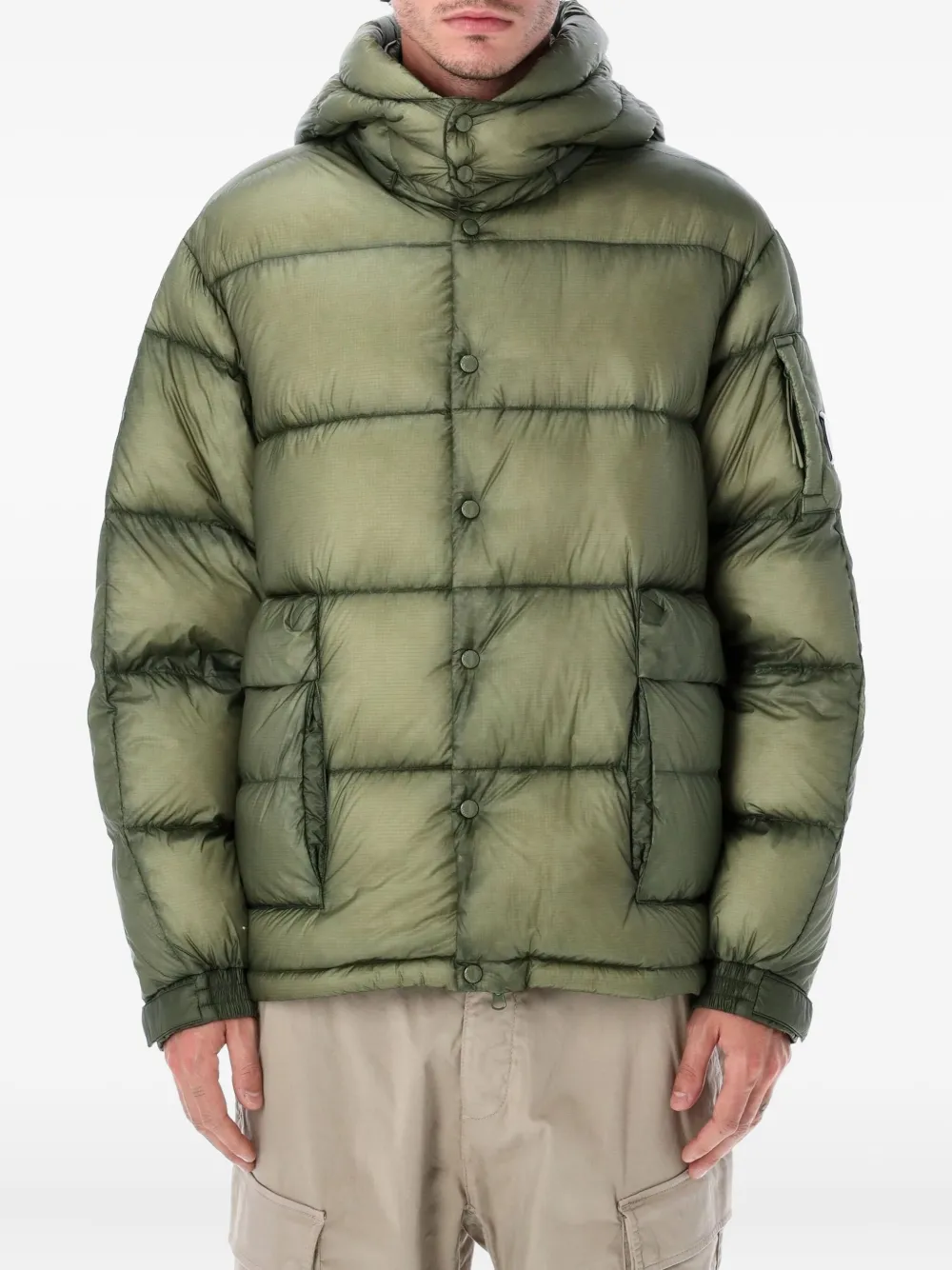 Утепленная куртка с капюшоном C.P. Company, зеленый
Утепленная куртка с капюшоном C.P. Company, зеленый