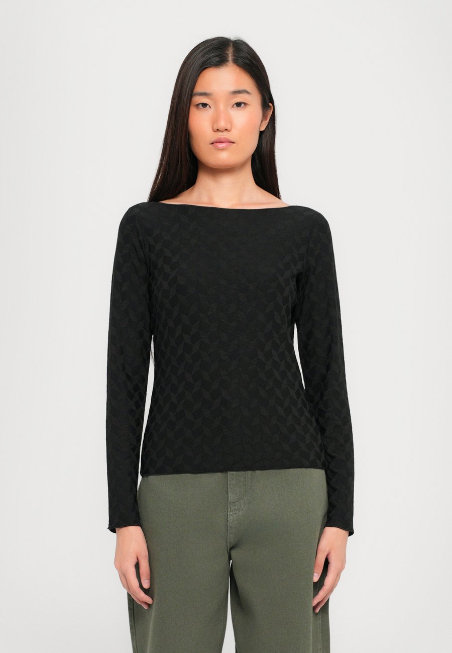 Джемпер Emporio Armani JUMPER, Black
Джемпер Emporio Armani JUMPER, Black