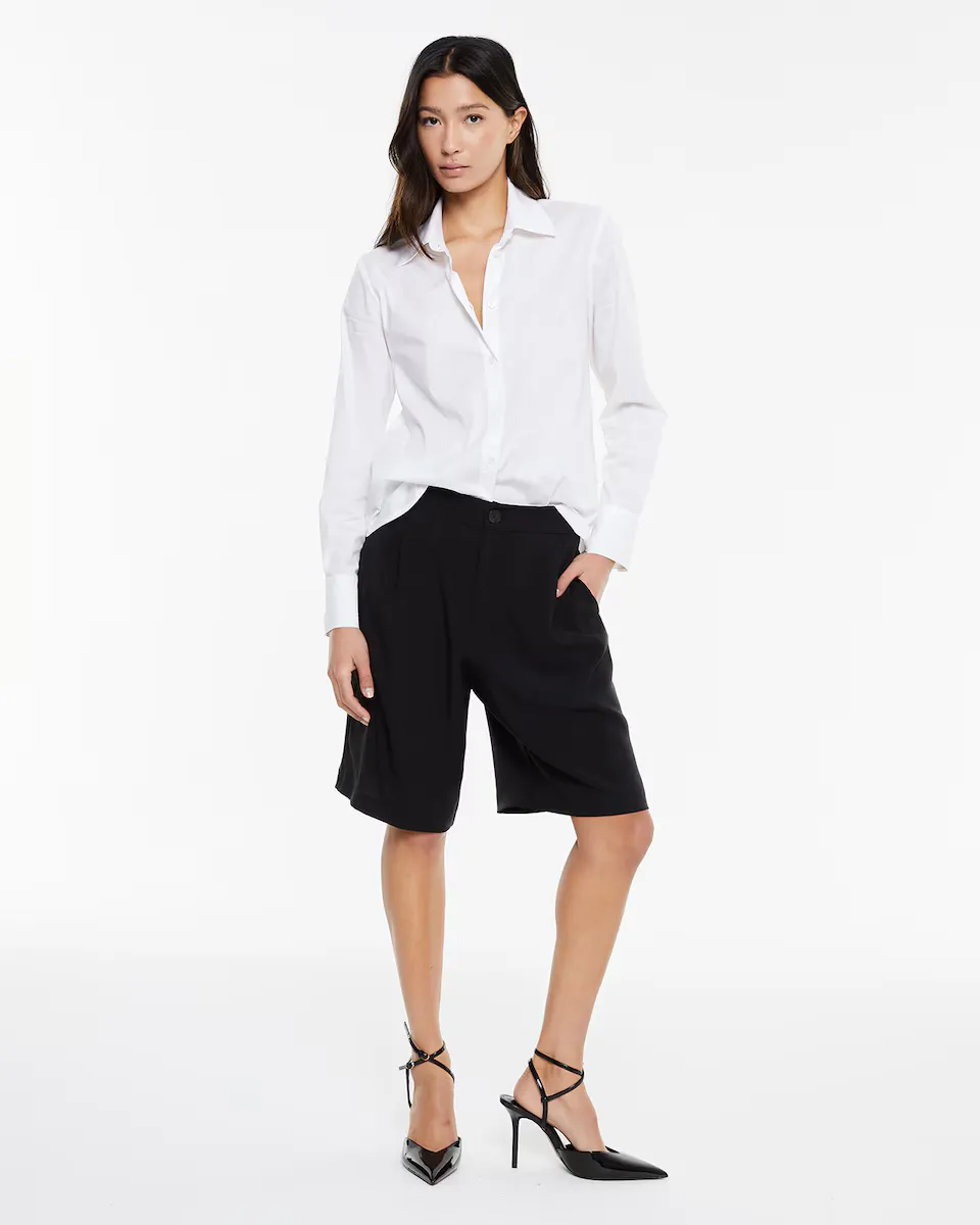 Длинные женские шорты строгого покроя со складками спереди System Action, черный
Длинные женские шорты строгого покроя со складками спереди System Action, черный