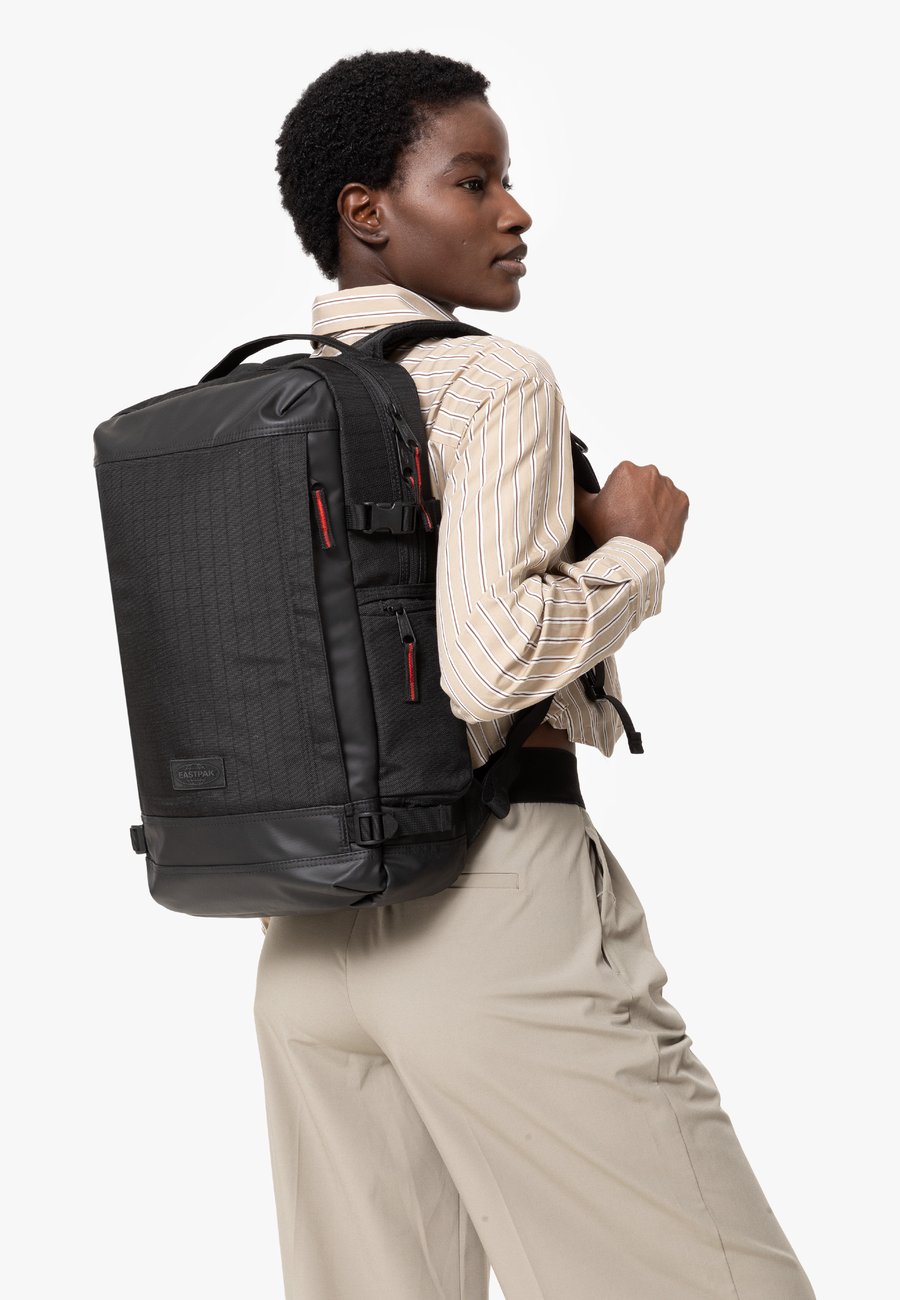 Рюкзак Eastpak TECUM M, Cnnct Rip Black/Black
Рюкзак Eastpak TECUM M, Cnnct Rip Black/Black