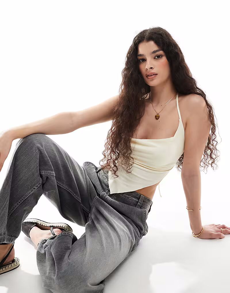 Топ Cotton:On Jordie cowl neck halter in yellow
Топ Cotton:On Jordie cowl neck halter in yellow