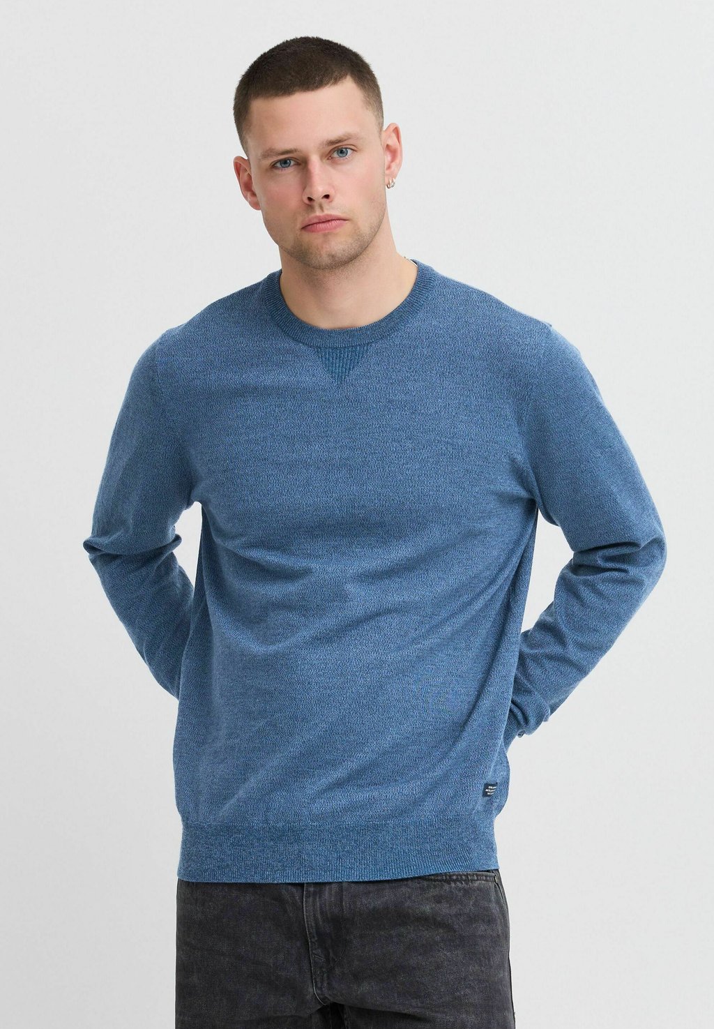 Свитер BHBRUTON Blend, синий
Свитер BHBRUTON Blend, синий