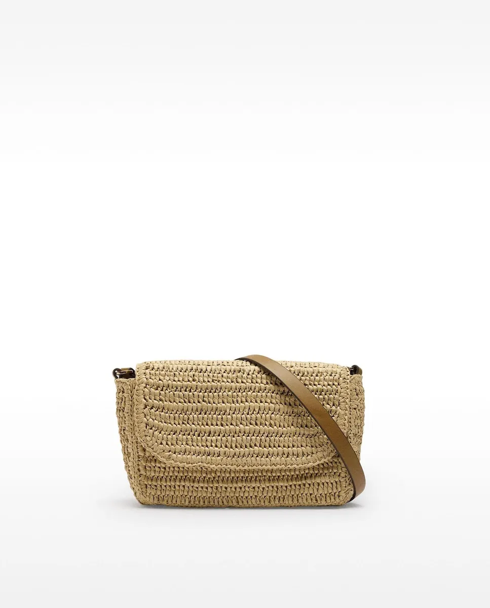 Женская сумка-бандо через плечо из эффекта рафии с откидным клапаном и магнитной застежкой Parfois, бежевый 
Женская сумка-бандо через плечо из эффекта рафии с откидным клапаном и магнитной застежкой Parfois, бежевый