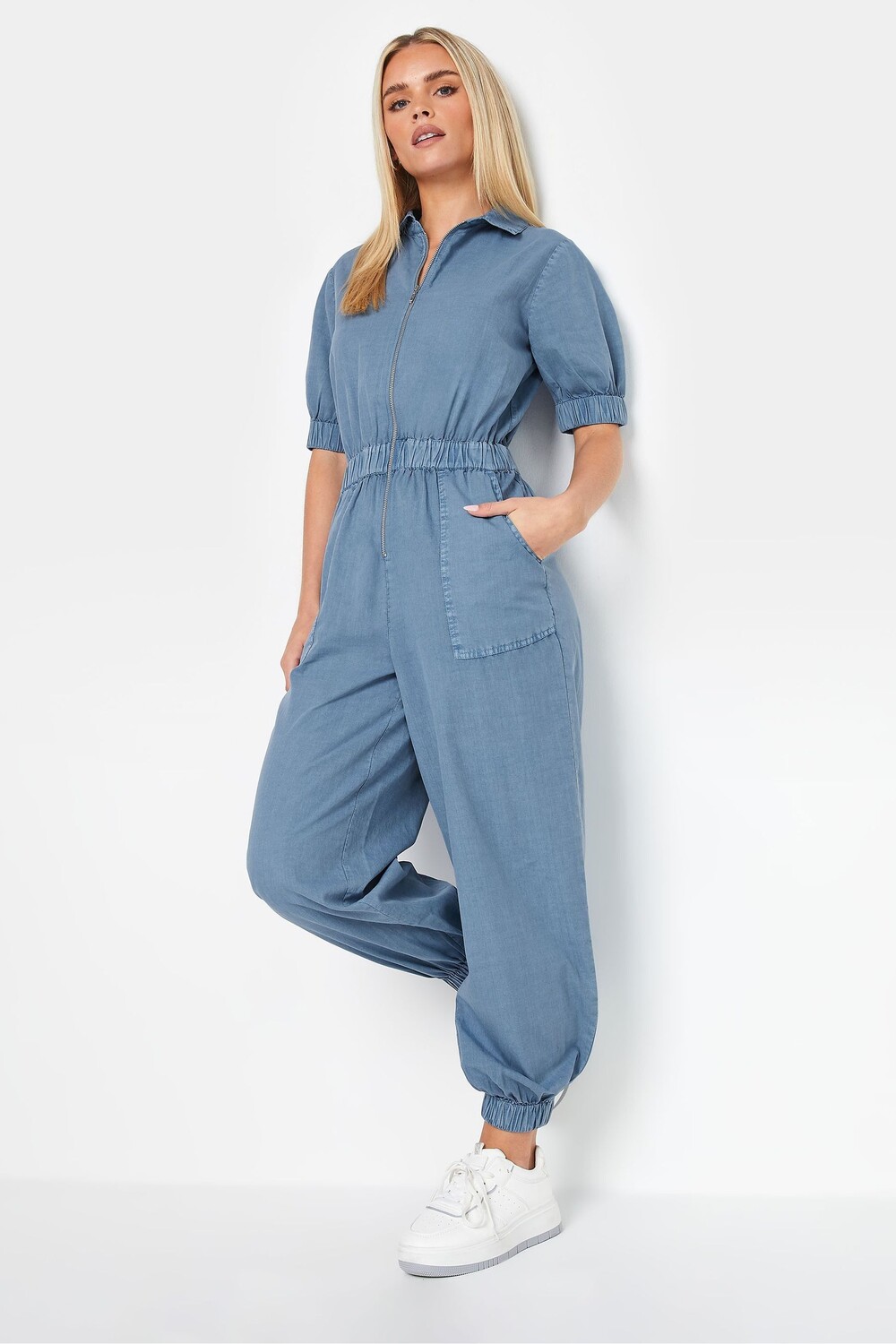 Комбинезон с короткими рукавами и молнией Pixiegirl Petite, синий
Комбинезон с короткими рукавами и молнией Pixiegirl Petite, синий