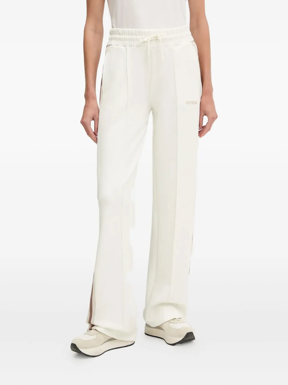 Спортивные брюки с кулиской и лампасами GUESS USA, нейтральный
Спортивные брюки с кулиской и лампасами GUESS USA, нейтральный