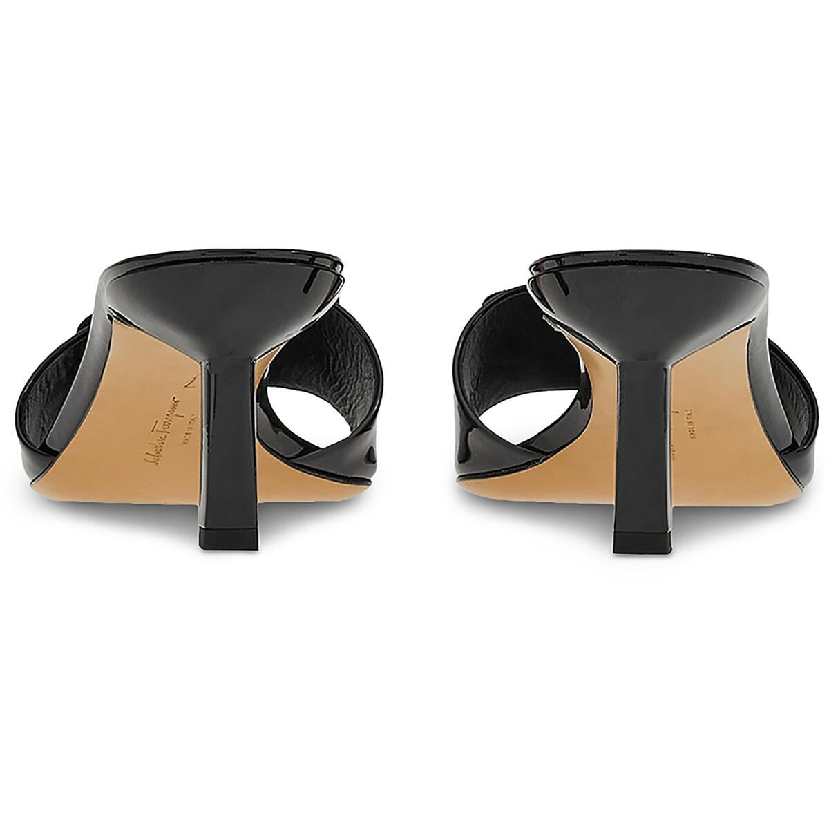 Женские лакированные туфли на каблуке Glo 55 с украшением Salvatore Ferragamo, цвет Black Patent
Женские лакированные туфли на каблуке Glo 55 с украшением Salvatore Ferragamo, цвет Black Patent