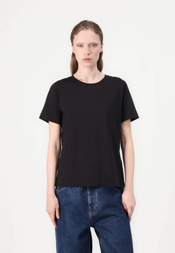 Гладкая футболка с круглым вырезом, базовая футболка Calvin Klein, Black, Черный, Гладкая футболка с круглым вырезом, базовая футболка Calvin Klein, Black
Гладкая футболка с круглым вырезом, базовая футболка Calvin Klein, Black, Черный, Гладкая футболка с круглым вырезом, базовая футболка Calvin Klein, Black