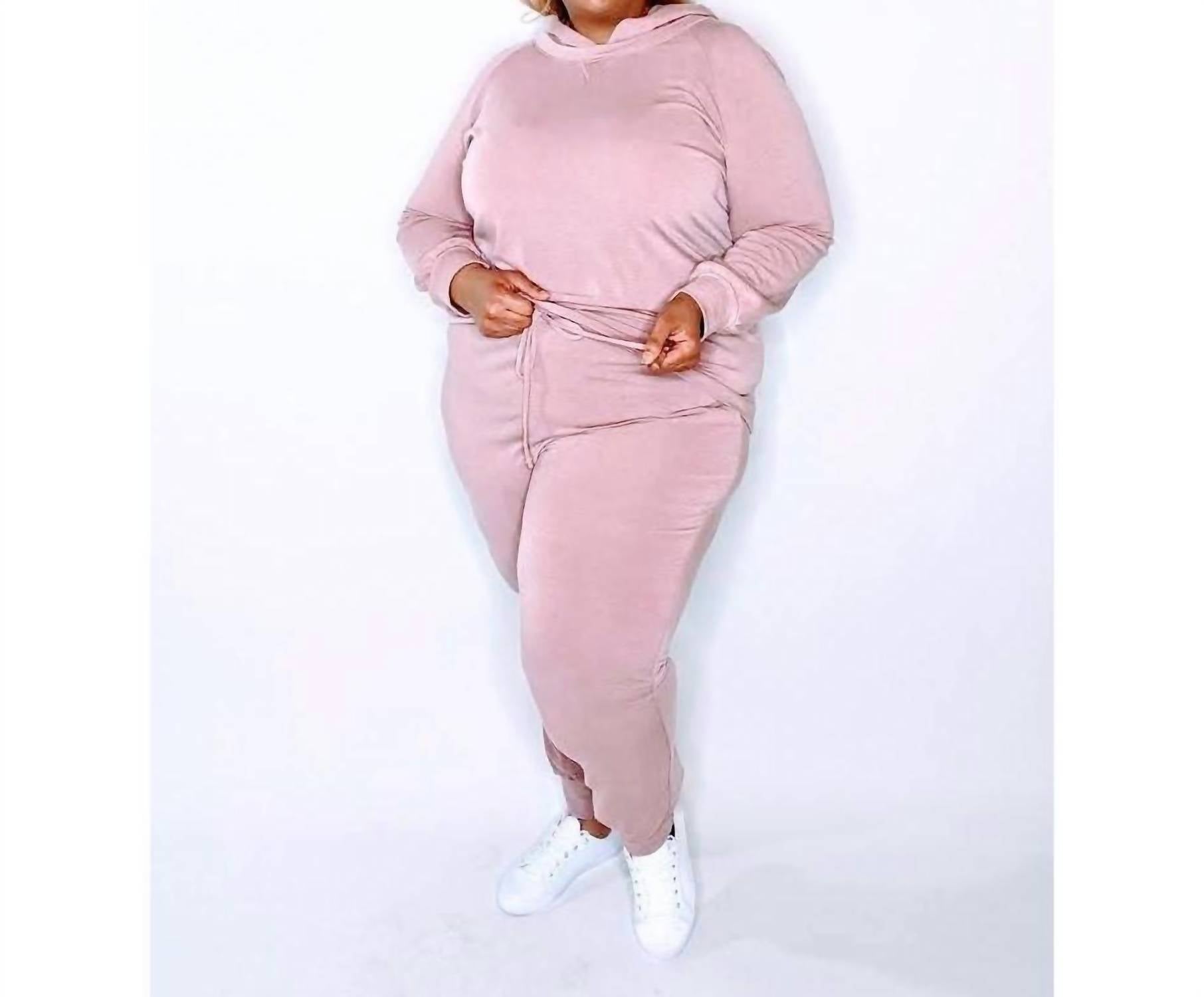 Повседневный комплект для бега в лиловом цвете Emerald Collection
Повседневный комплект для бега в лиловом цвете Emerald Collection