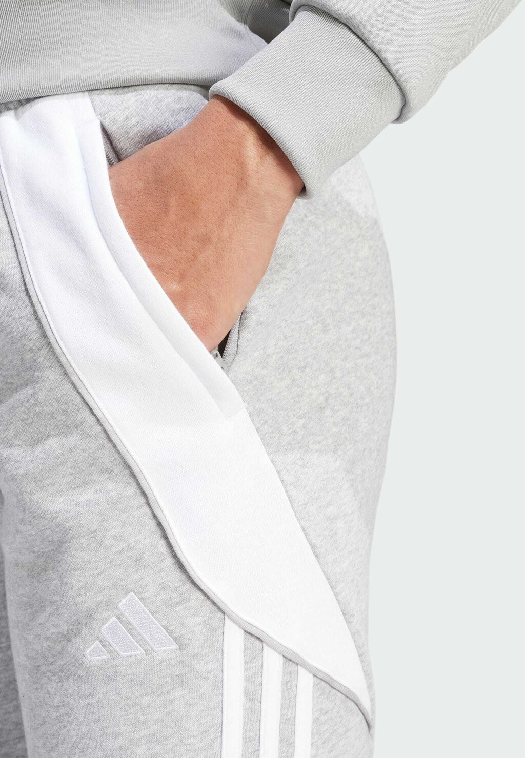 Спортивные штаны TIRO 24 adidas, серый
Спортивные штаны TIRO 24 adidas, серый