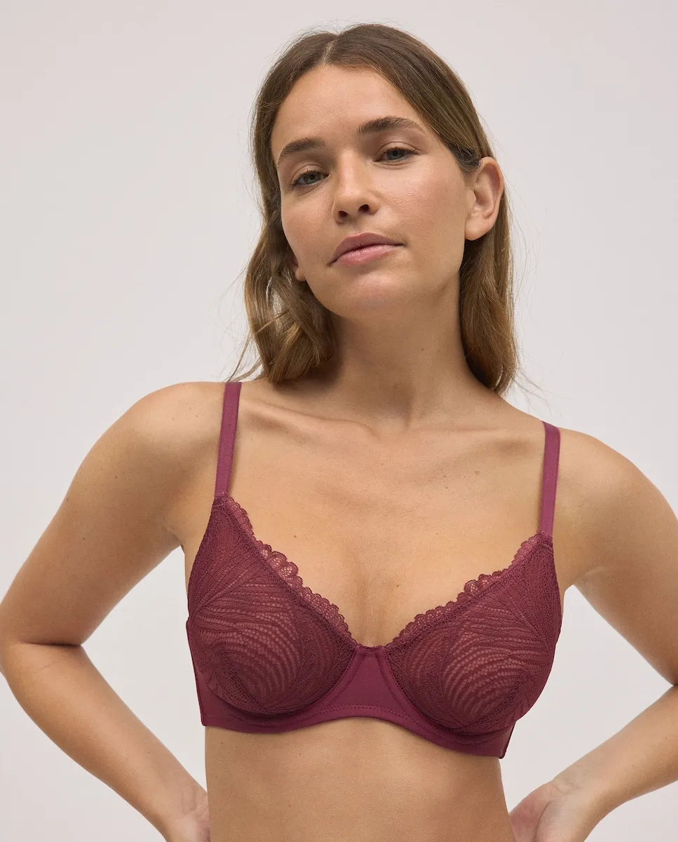 Бюстгальтер с косточками без наполнителя из кружевных чашек размеров B и C Ysabel Mora, красный
Бюстгальтер с косточками без наполнителя из кружевных чашек размеров B и C Ysabel Mora, красный