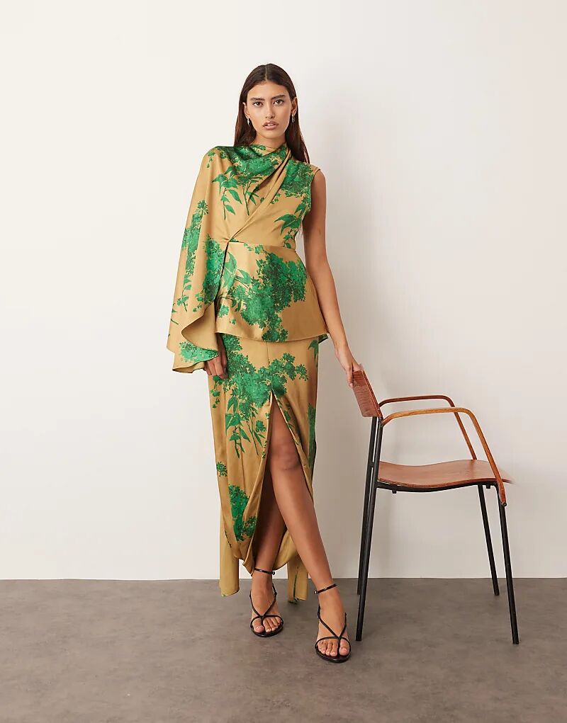 Платье миди ARRANGE с асимметричным рукавом-накидкой, драпировкой и цветочным принтом
Платье миди ARRANGE с асимметричным рукавом-накидкой, драпировкой и цветочным принтом