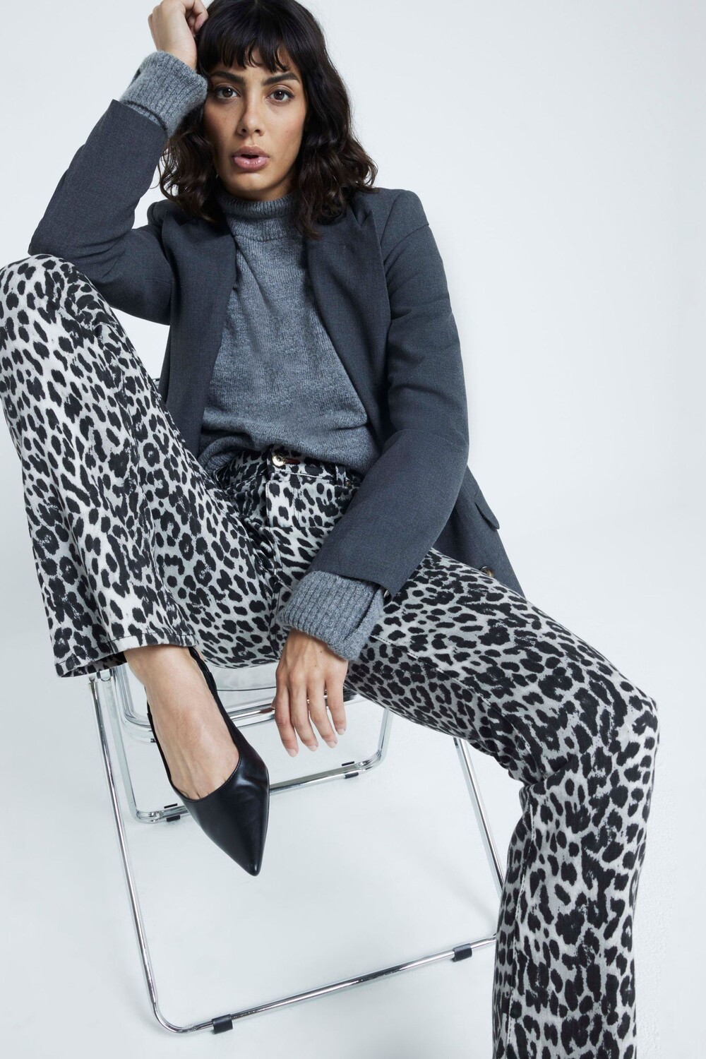 Джинсы Leaord Bootcut с высокой посадкой River Island, черный
Джинсы Leaord Bootcut с высокой посадкой River Island, черный