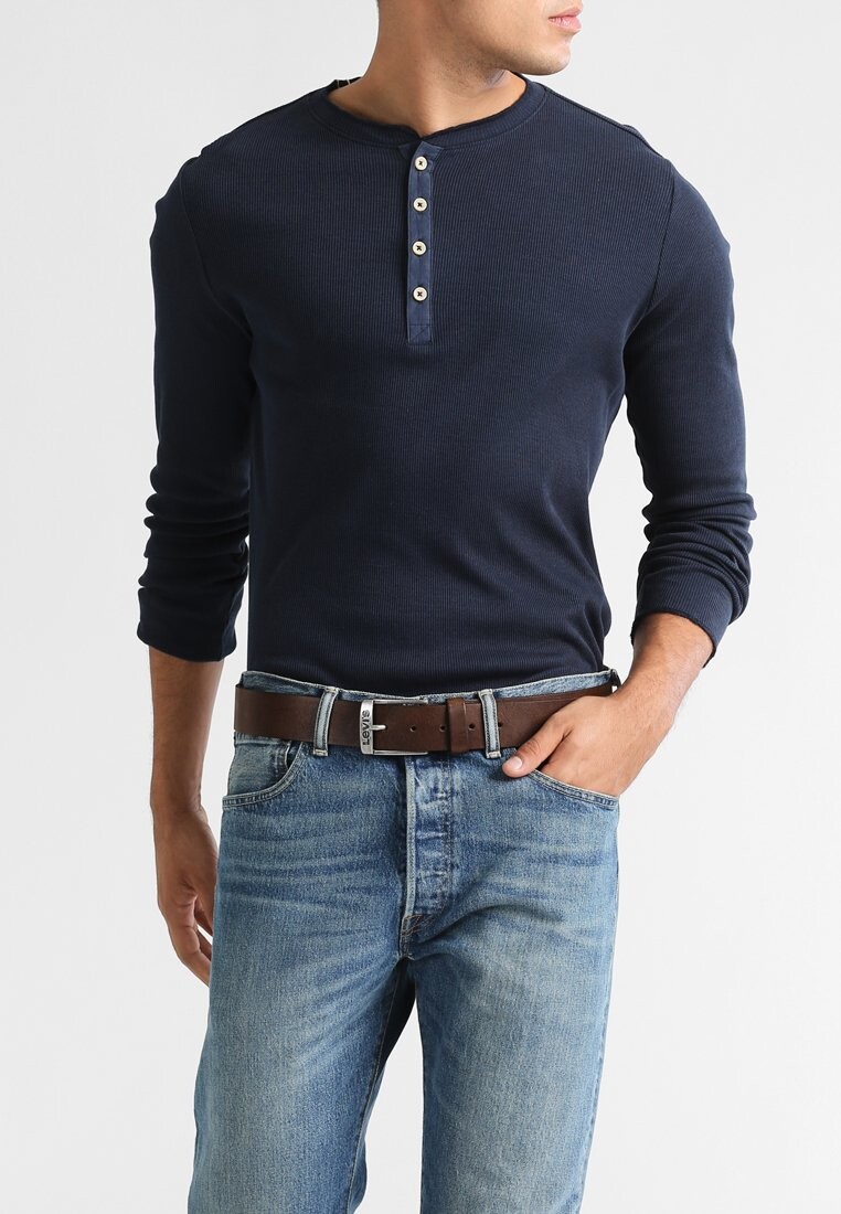 Ремень Levi's, коричневый
Ремень Levi's, коричневый