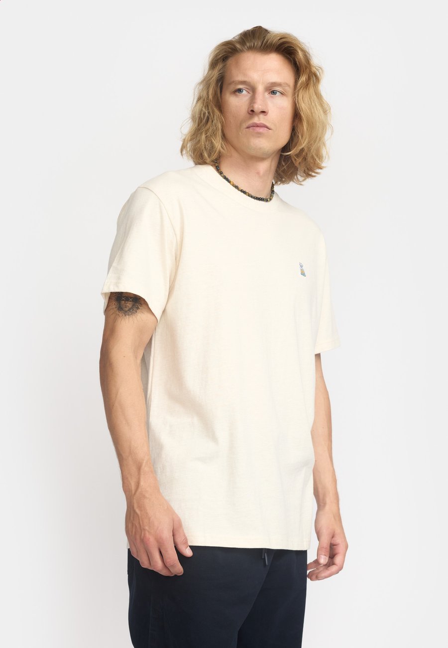 Футболка REVOLUTION APPLICATION, Offwhite Melange/Mottled Beige, Белый, Футболка REVOLUTION APPLICATION, Offwhite Melange/Mottled Beige
Футболка REVOLUTION APPLICATION, Offwhite Melange/Mottled Beige, Белый, Футболка REVOLUTION APPLICATION, Offwhite Melange/Mottled Beige