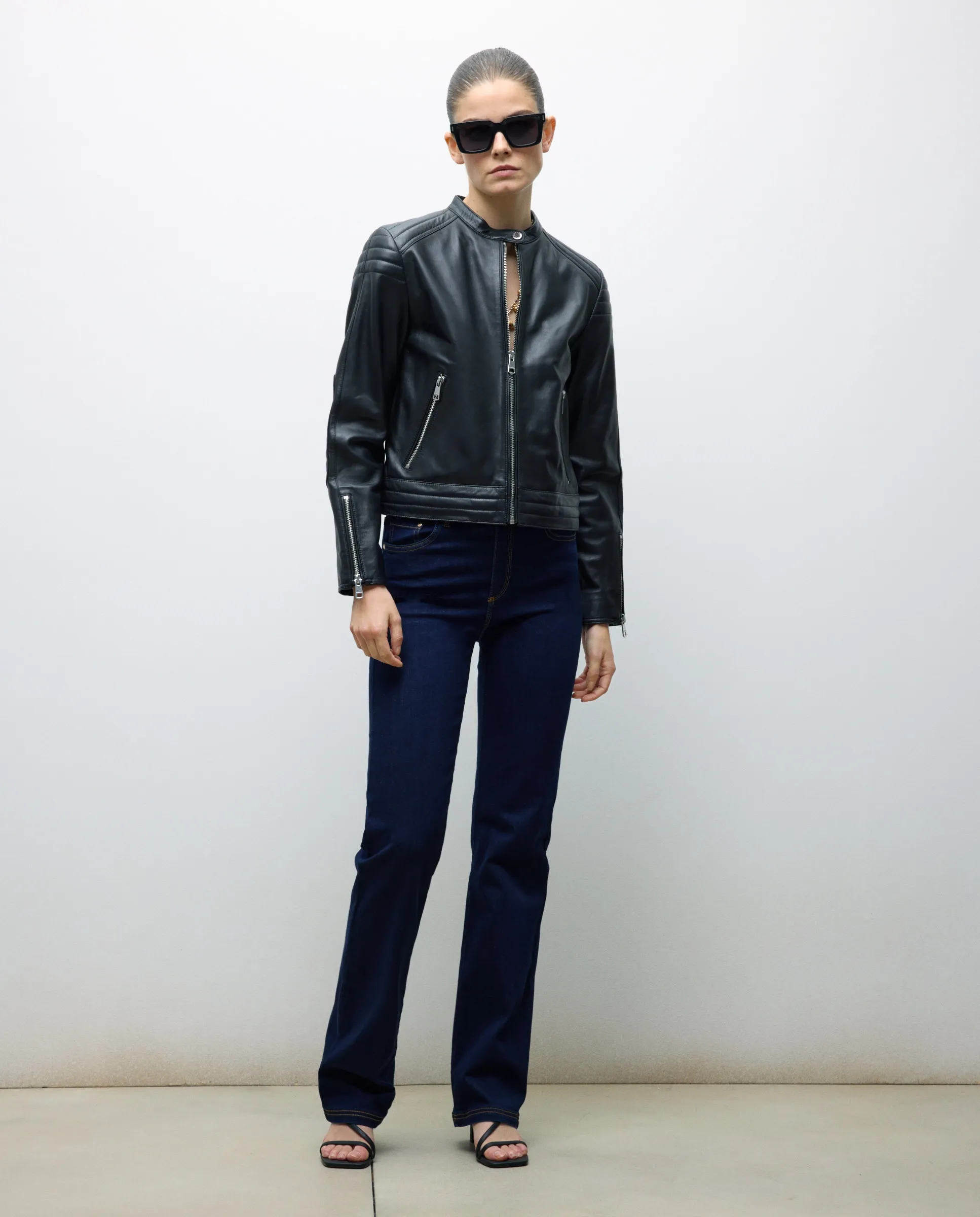 Женские джинсы прямые средняя посадка Tintoretto, индиго
Женские джинсы прямые средняя посадка Tintoretto, индиго