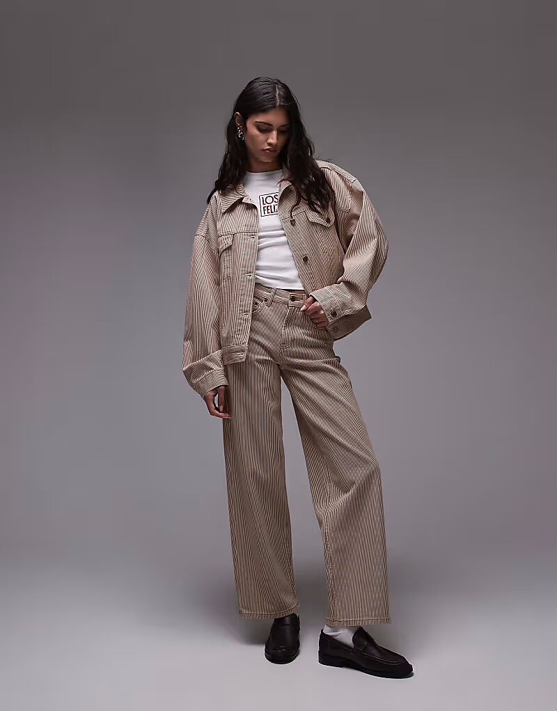 Свободные джинсы Topshop Cinch с низкой посадкой в коричневую полоску
Свободные джинсы Topshop Cinch с низкой посадкой в коричневую полоску