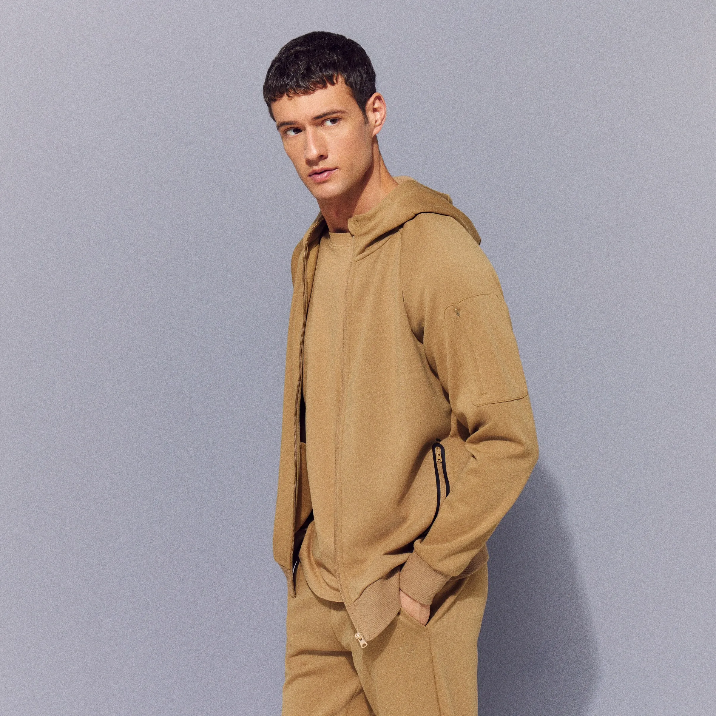 Спортивная худи из вискозы на молнии для мужчин Boomerang, коричневый
Спортивная худи из вискозы на молнии для мужчин Boomerang, коричневый