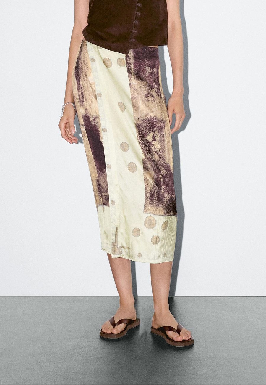 Юбка Massimo Dutti PRINTED SATIN MIDI, Bordeaux
Юбка Massimo Dutti PRINTED SATIN MIDI, Bordeaux