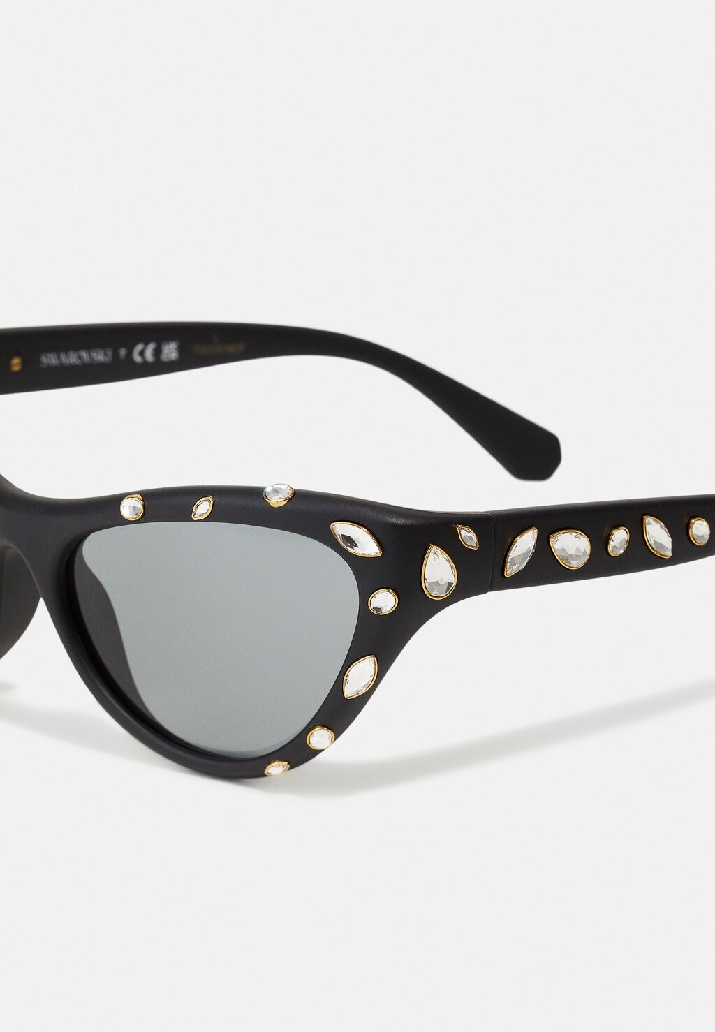 Солнцезащитные очки Swarovski, черные
Солнцезащитные очки Swarovski, черные