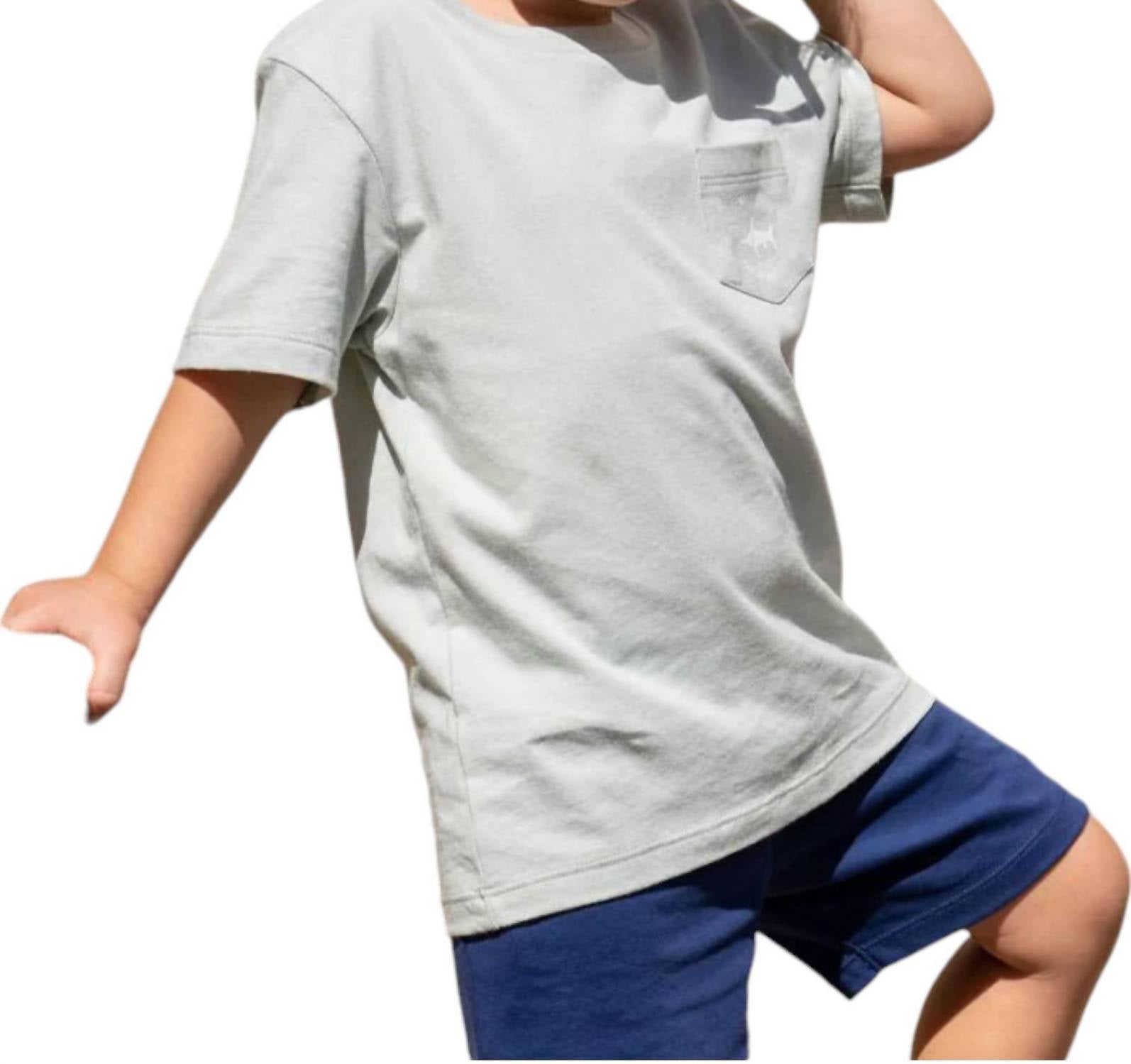 Футболка Mahi Pocket серого цвета Saltwater Boys Co.
Футболка Mahi Pocket серого цвета Saltwater Boys Co.