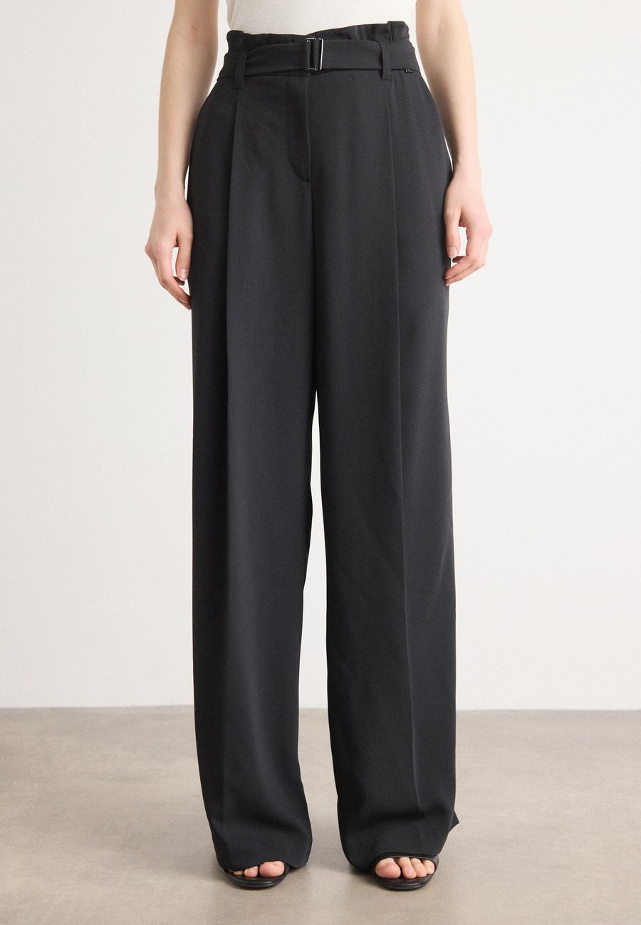 Брюки Marc Cain Trousers, Black
Брюки Marc Cain Trousers, Black