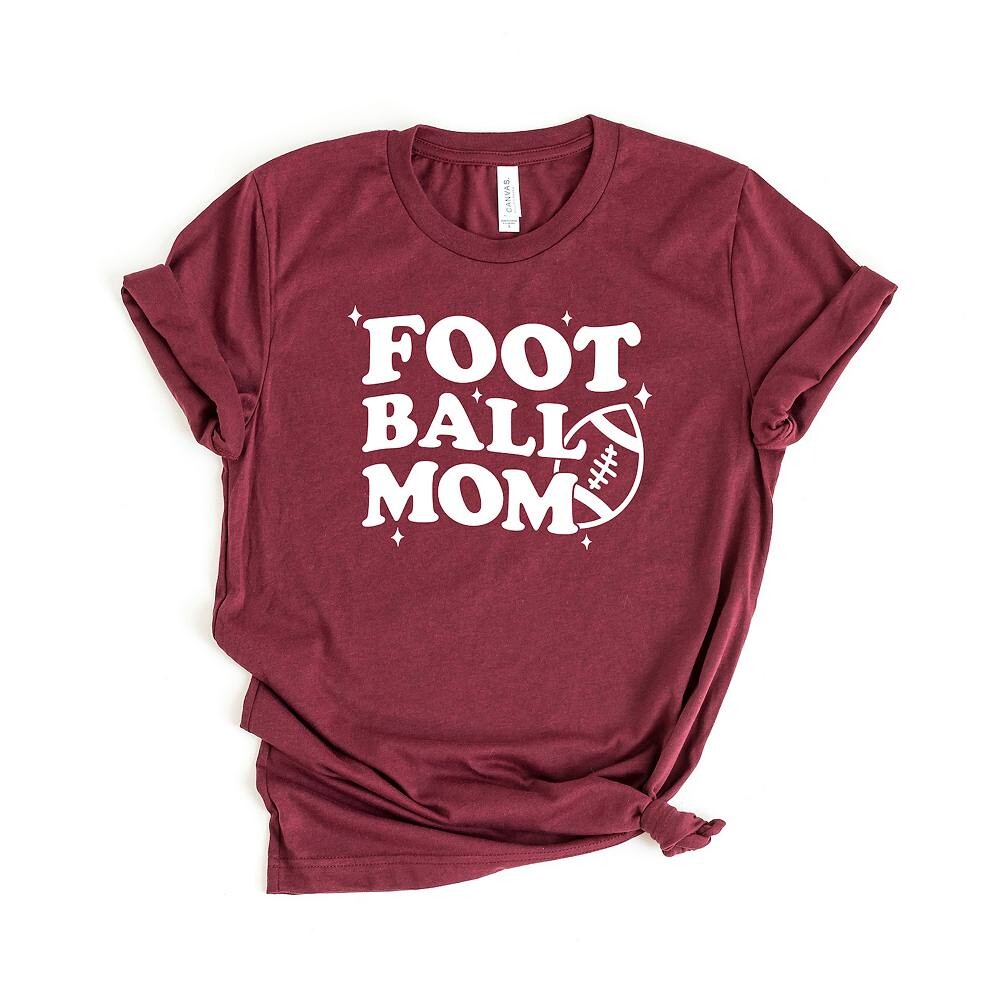 Футболка с короткими рукавами и рисунком Football Mom Stars Simply Sage Market, цвет Maroon
Футболка с короткими рукавами и рисунком Football Mom Stars Simply Sage Market, цвет Maroon