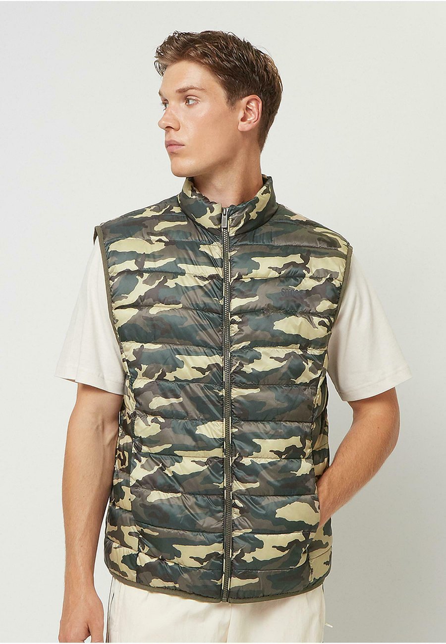 Куртка DEF SMALL LOGO CAMO LIGHT PUFFER , Camouflage/Green
Куртка DEF SMALL LOGO CAMO LIGHT PUFFER , Camouflage/Green