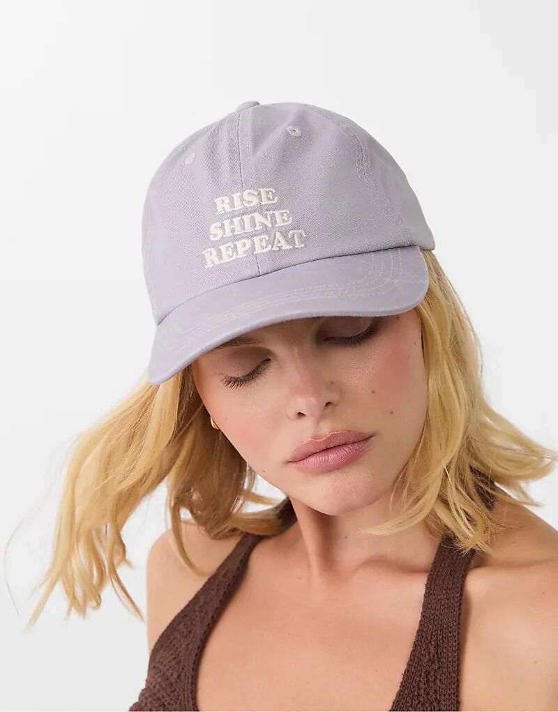 Кепка Stradivarius с вышитым слоганом лилового цвета
Кепка Stradivarius с вышитым слоганом лилового цвета