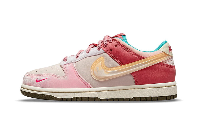Кроссовки Nike Dunk Low Social Status Free Lunch Strawberry Milk PS
Кроссовки Nike Dunk Low Social Status Free Lunch Strawberry Milk PS