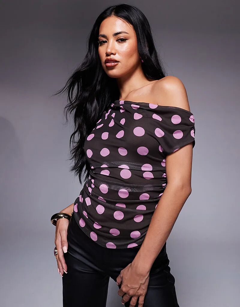 Эксклюзивный двухслойный топ Kaiia из облегающей сетки с драпировкой и открытыми плечами в коричневый и розовый горошек
Эксклюзивный двухслойный топ Kaiia из облегающей сетки с драпировкой и открытыми плечами в коричневый и розовый горошек