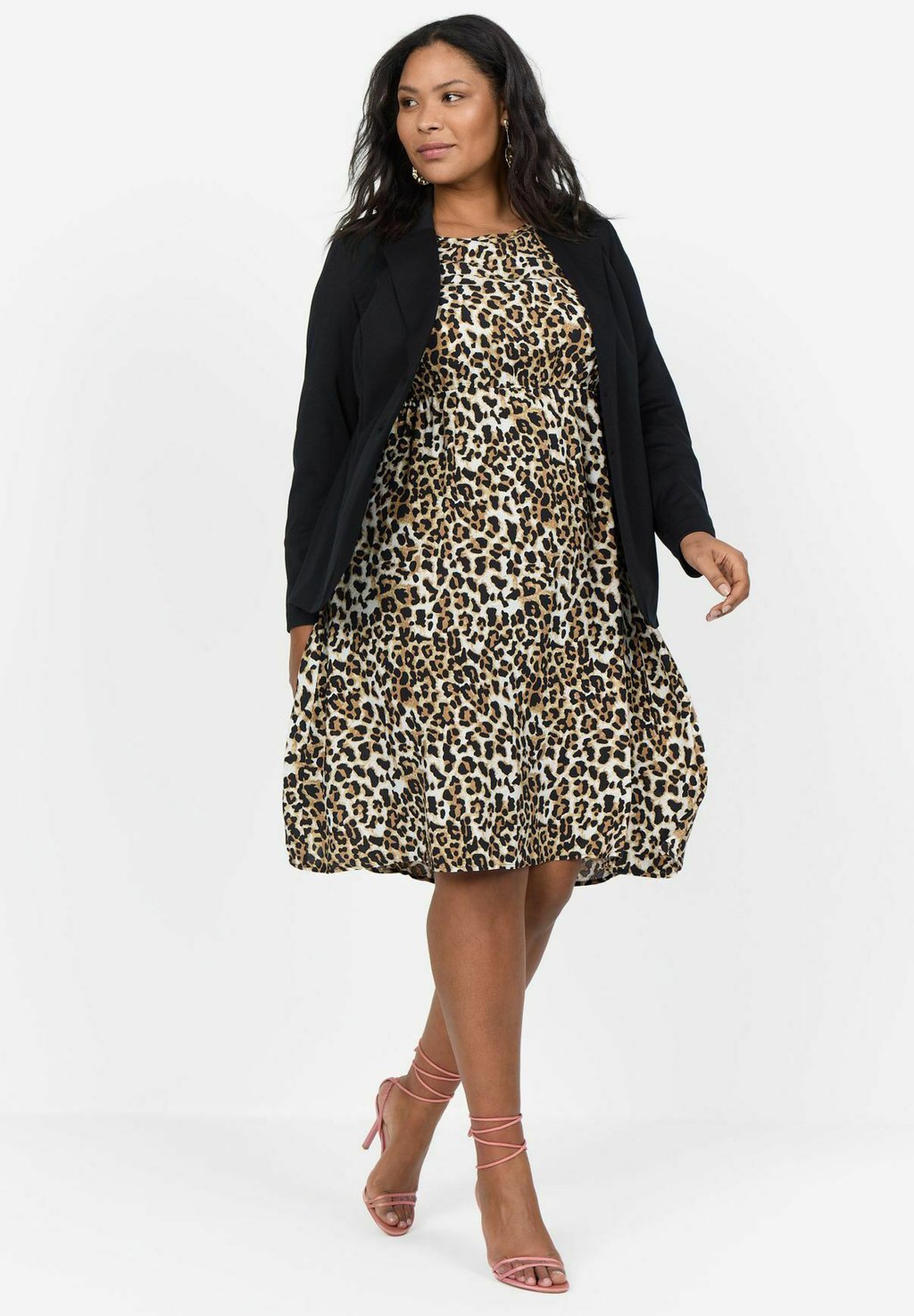 Блейзер SINA Wasabi Concept, черный
Блейзер SINA Wasabi Concept, черный