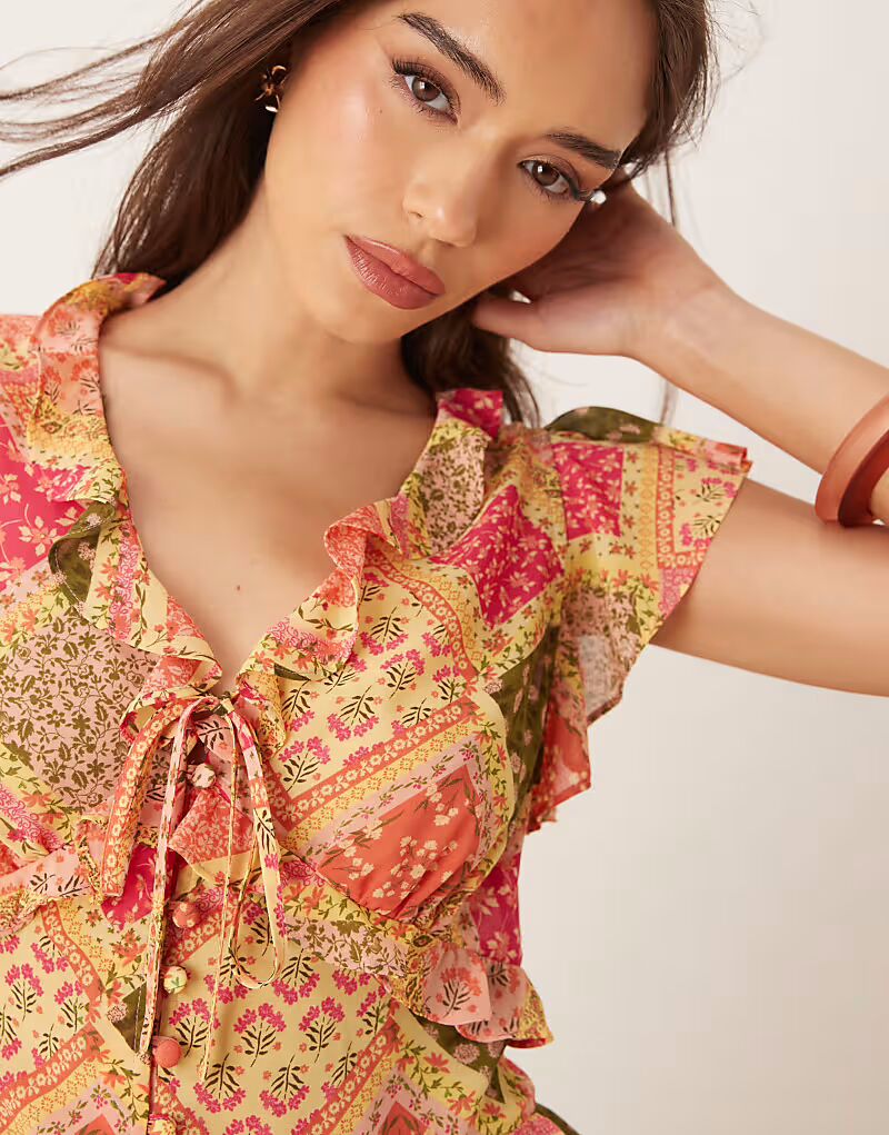 Топ Nobody's Child Marigold с оборками и принтом в виде плитки
Топ Nobody's Child Marigold с оборками и принтом в виде плитки