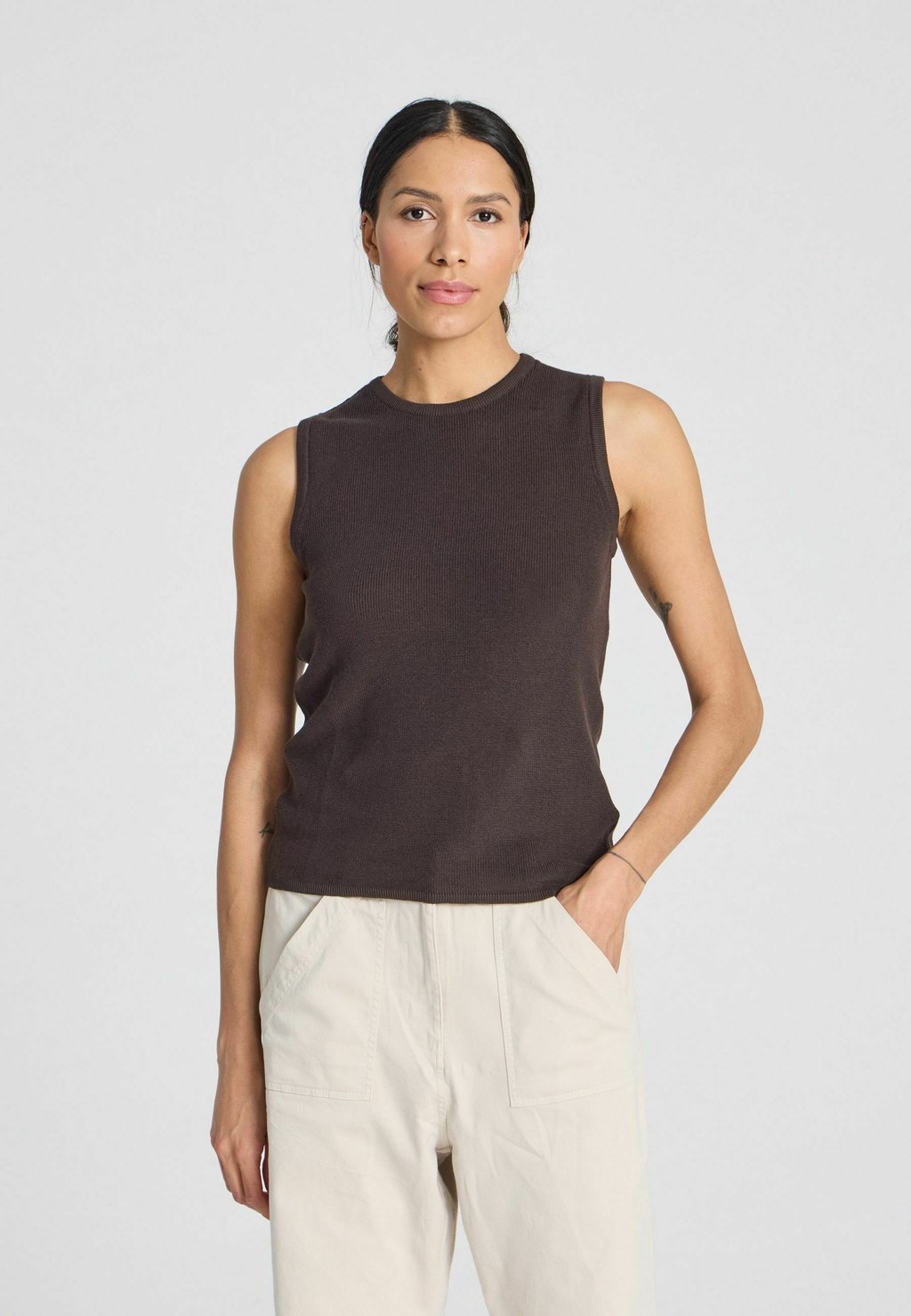 Топ SOFIE TANK GAI+LISVA, коричневый
Топ SOFIE TANK GAI+LISVA, коричневый