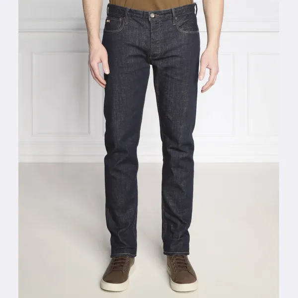 Джинсы J75 классического кроя Emporio Armani, синий
Джинсы J75 классического кроя Emporio Armani, синий