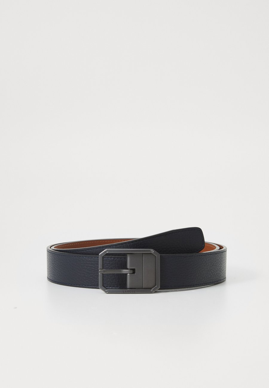 Ремень Lancel GABRIEL REVERSIBLE BELT, Navy/Cognac/Dark Blue
Ремень Lancel GABRIEL REVERSIBLE BELT, Navy/Cognac/Dark Blue