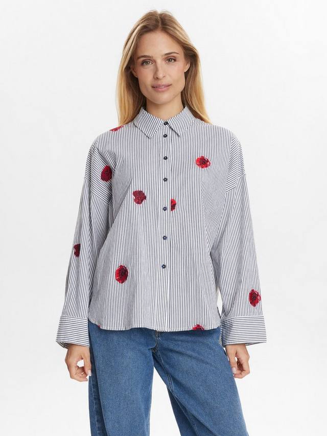 Футболка Tillie в полоску с цветочным принтом Numph, Blue/Multi
Футболка Tillie в полоску с цветочным принтом Numph, Blue/Multi