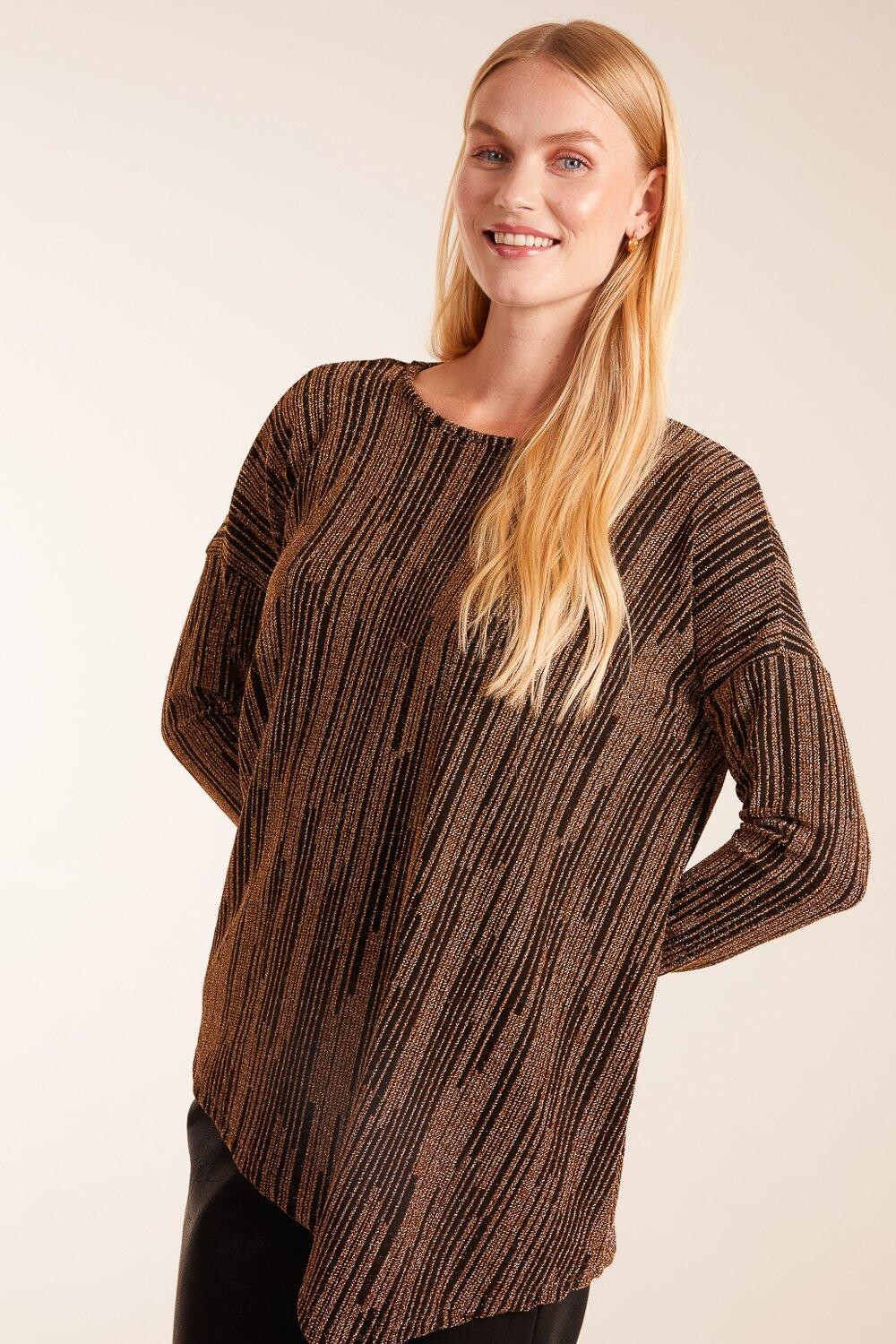 Асимметричный топ металлик с крыльями летучей мыши Blue Vanilla, золото
Асимметричный топ металлик с крыльями летучей мыши Blue Vanilla, золото