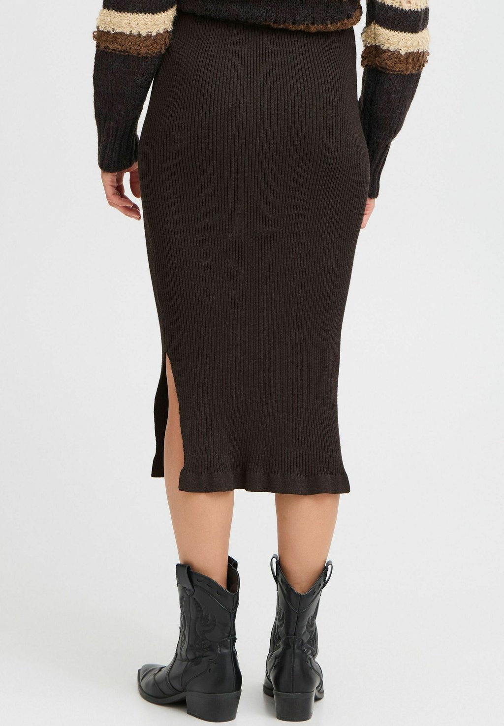 Юбка-карандаш SARA PULZ, коричневый
Юбка-карандаш SARA PULZ, коричневый