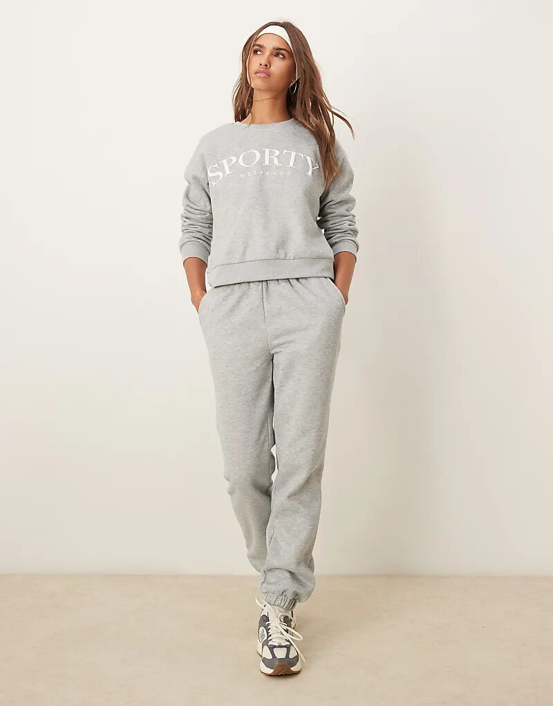 Спортивные джоггеры в сером цвете Urban Threads
Спортивные джоггеры в сером цвете Urban Threads