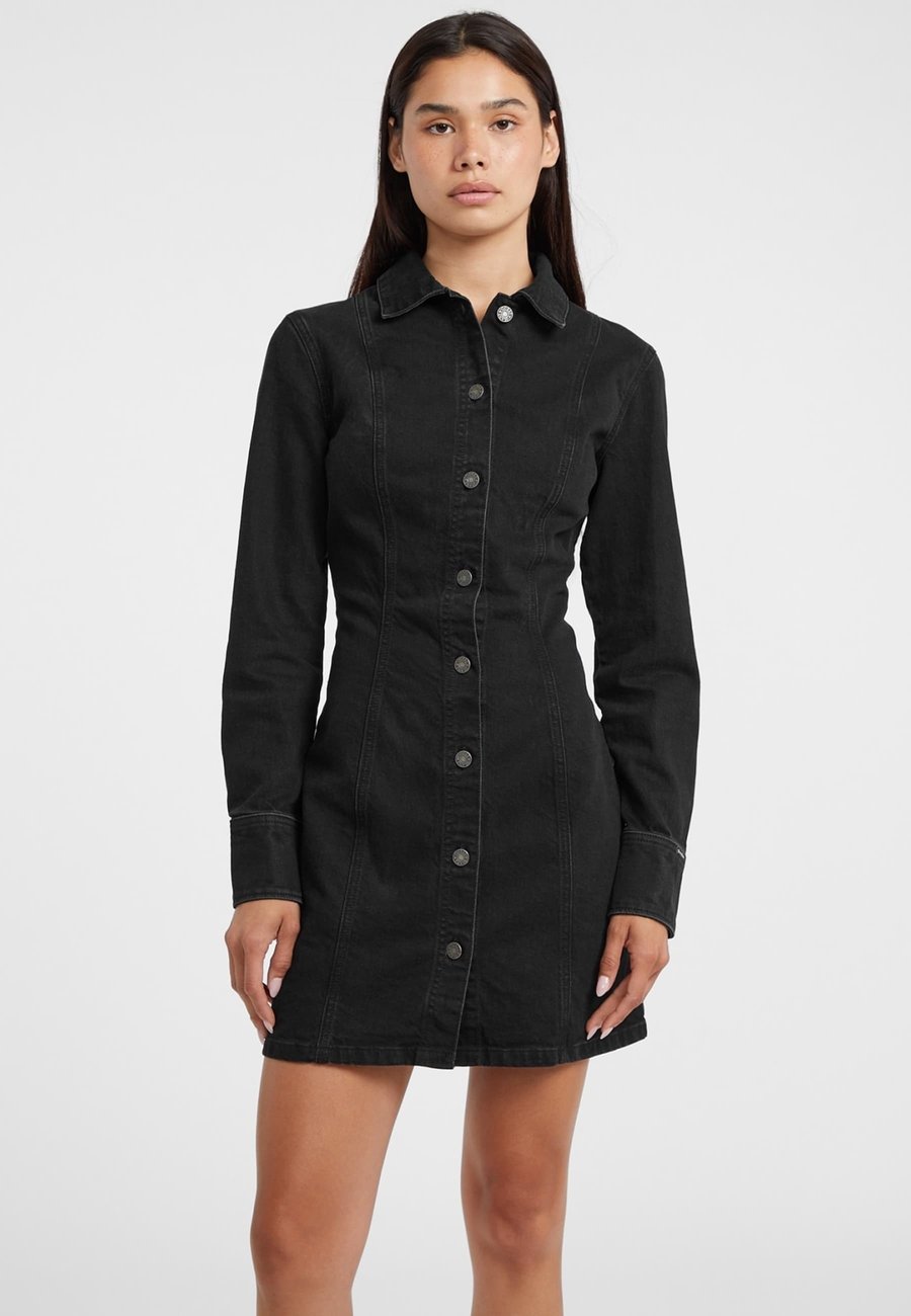 Платье Guess Jeans Denim dress, Schwarz/Black
Платье Guess Jeans Denim dress, Schwarz/Black