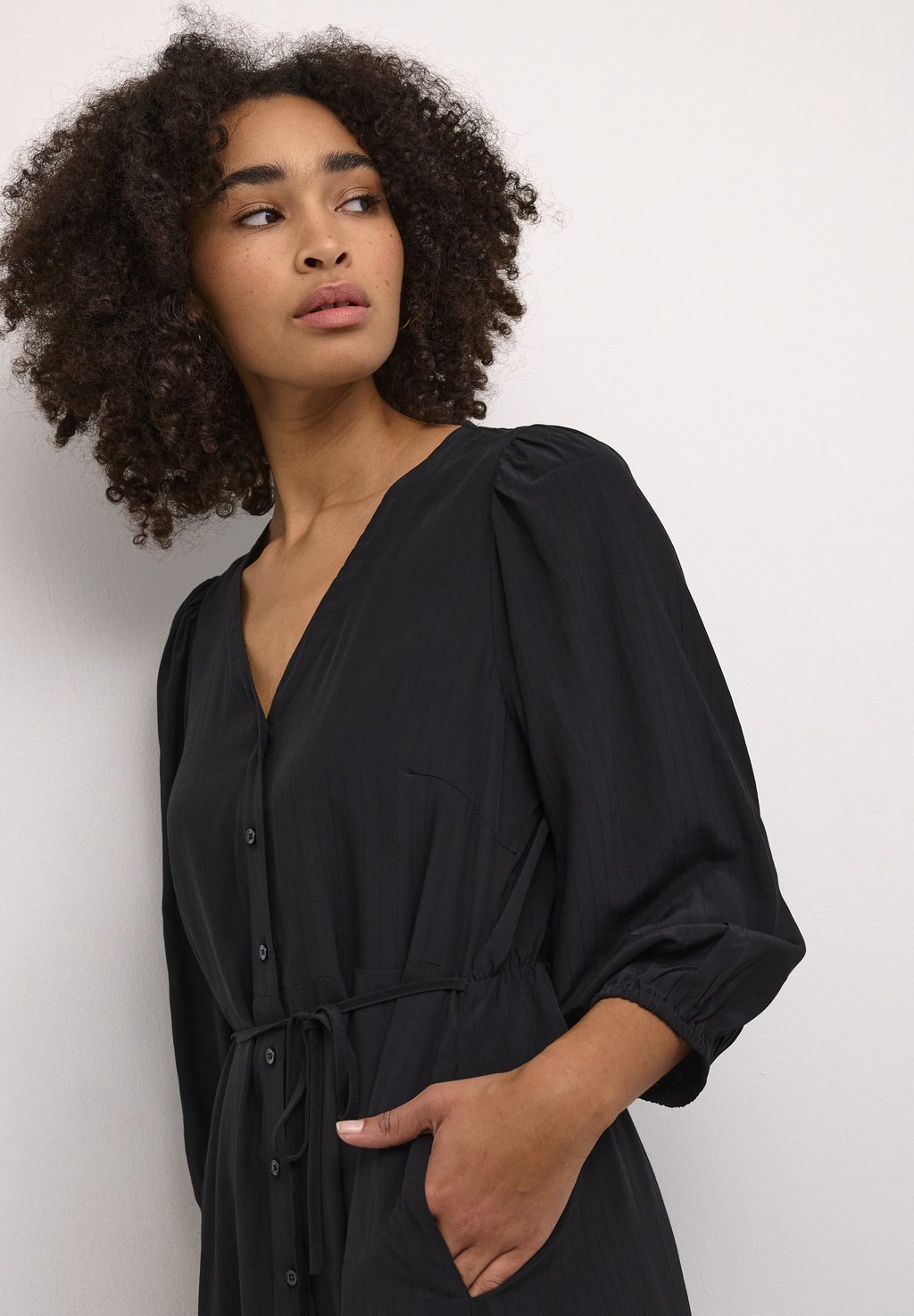 Повседневное платье DORIT Kaffe, черный
Повседневное платье DORIT Kaffe, черный