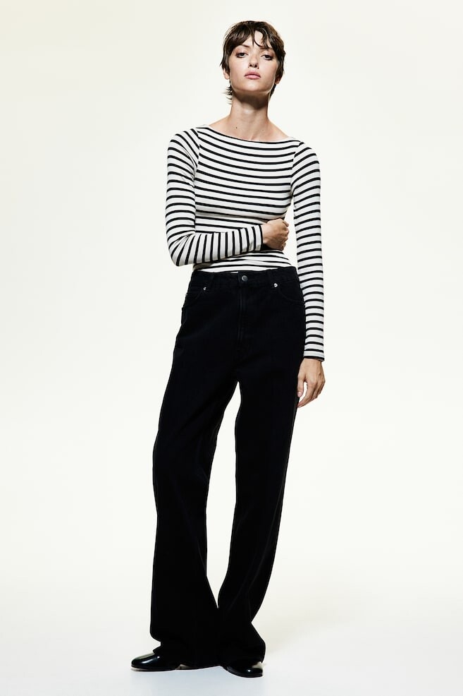 Джинсы с зажатыми складками H&M, черный
Джинсы с зажатыми складками H&M, черный