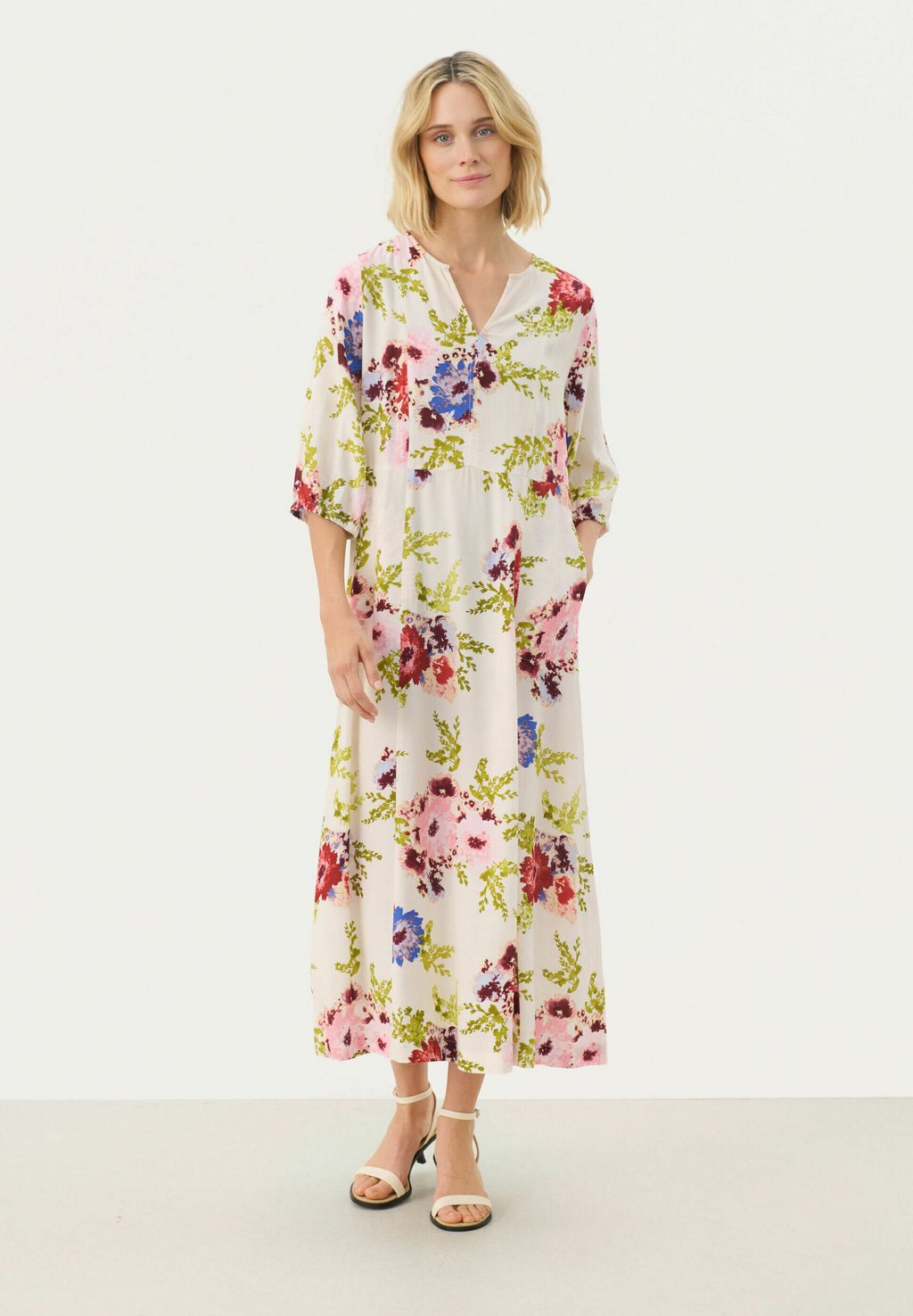 Повседневное платье TITTA Part Two, бежевый
Повседневное платье TITTA Part Two, бежевый