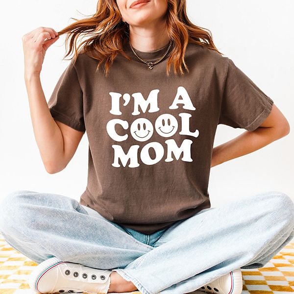 Футболка I'M a cool mom с принтом смайлика Simply Sage Market
Футболка I'M a cool mom с принтом смайлика Simply Sage Market